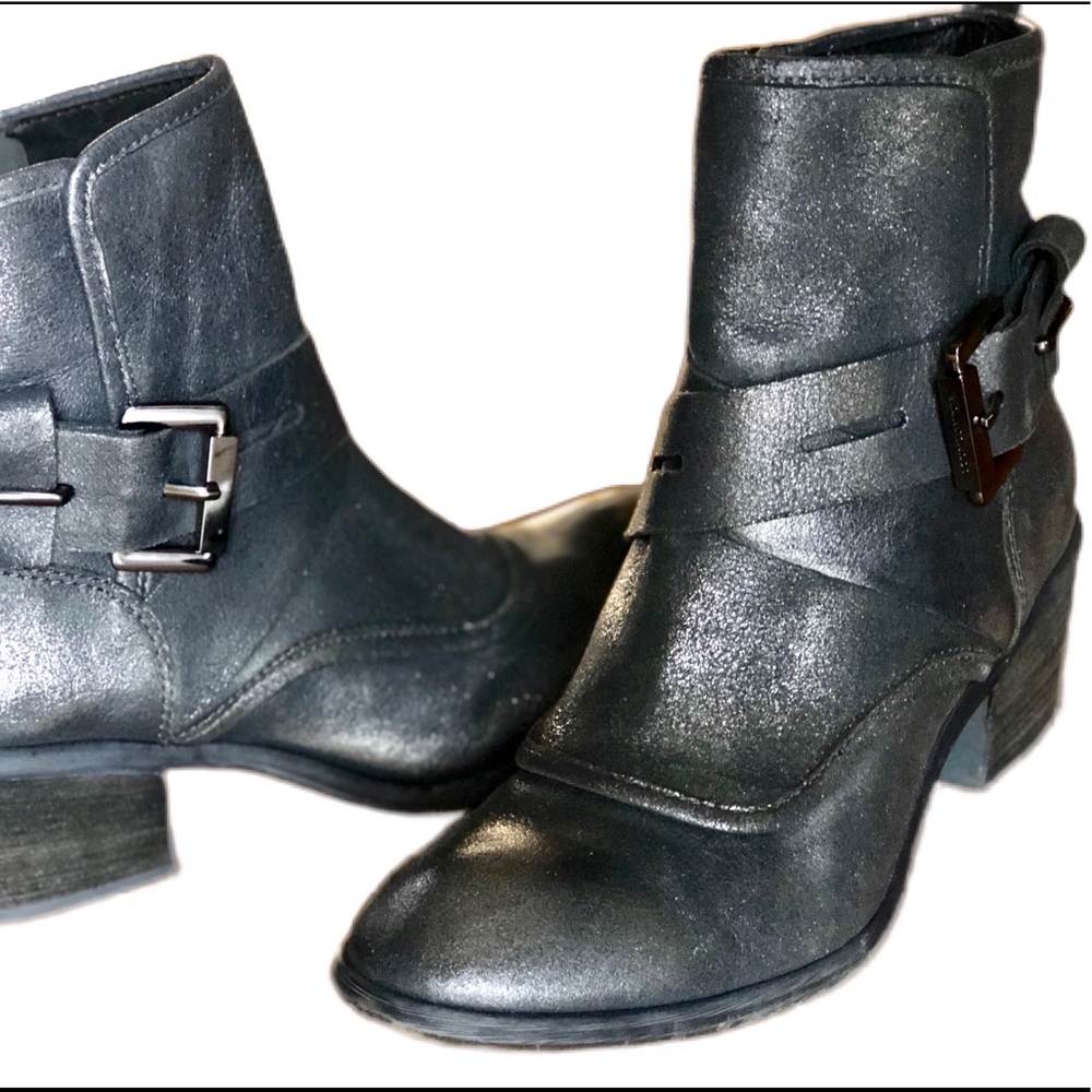 DONALD J. PLINER GUN METAL BLACK LEATHER BOOTIES!